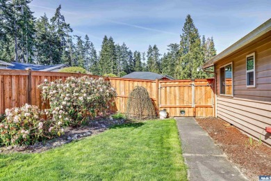 Charming 3-Bedroom Home with Fireplace, Hot Tub  Privacy Fence! on SunLand Golf and Country Club in Washington - for sale on GolfHomes.com, golf home, golf lot