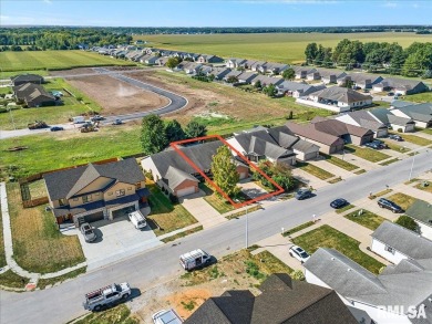 Don't miss this well-maintained 3 bed, 2 bath home in on Panther Creek Country Club in Illinois - for sale on GolfHomes.com, golf home, golf lot