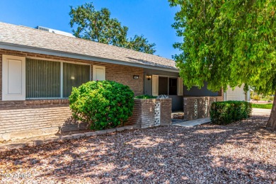 A beautiful 2 bed, 2 bath residence in Sun City is now for sale! on Sun City Lakes West and East in Arizona - for sale on GolfHomes.com, golf home, golf lot