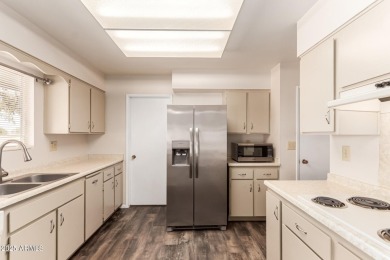 A beautiful 2 bed, 2 bath residence in Sun City is now for sale! on Sun City Lakes West and East in Arizona - for sale on GolfHomes.com, golf home, golf lot