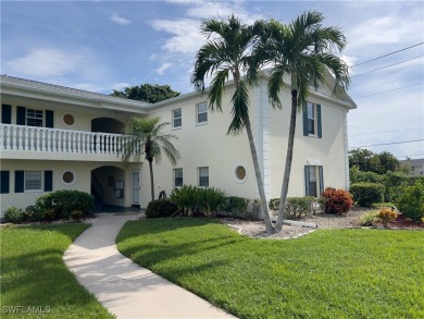 Ground Floor MOVE-IN-READY 2/2 Corner unit that shows like a on Cypress Lake Country Club in Florida - for sale on GolfHomes.com, golf home, golf lot