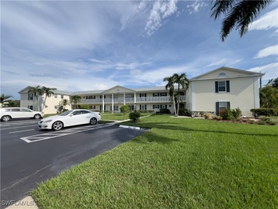 Ground Floor MOVE-IN-READY 2/2 Corner unit that shows like a on Cypress Lake Country Club in Florida - for sale on GolfHomes.com, golf home, golf lot