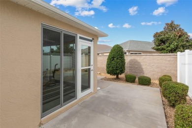 TURNKEY COURTYARD!! Low maintenance yard, no grass all rock on Pennbrooke Fairways in Florida - for sale on GolfHomes.com, golf home, golf lot