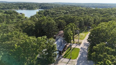 Nicely remodeled well maintained stick built home has it all on Shadow Lake Golf and Country Club in Missouri - for sale on GolfHomes.com, golf home, golf lot