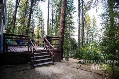 This newly remodeled manufactured home offers a modern and on Terrace Lakes Golf Resort in Idaho - for sale on GolfHomes.com, golf home, golf lot