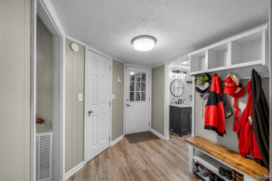 Beautifully updated 3BR, 2.5BA home in Terrapin Hills Country on Terrapin Hills Country Club in Alabama - for sale on GolfHomes.com, golf home, golf lot
