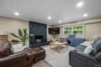 Beautifully updated 3BR, 2.5BA home in Terrapin Hills Country on Terrapin Hills Country Club in Alabama - for sale on GolfHomes.com, golf home, golf lot