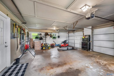 Beautifully updated 3BR, 2.5BA home in Terrapin Hills Country on Terrapin Hills Country Club in Alabama - for sale on GolfHomes.com, golf home, golf lot