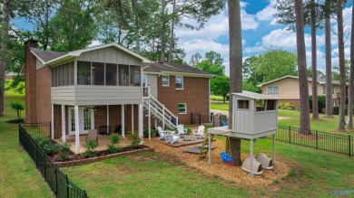 Beautifully updated 3BR, 2.5BA home in Terrapin Hills Country on Terrapin Hills Country Club in Alabama - for sale on GolfHomes.com, golf home, golf lot