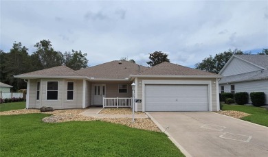 TURNKEY!LOW BOND  Lovely 3/2 Cypress Designer home in the on The Links of Spruce Creek in Florida - for sale on GolfHomes.com, golf home, golf lot
