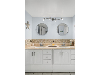 Desirable, bright and beautifully updated 3rd Floor condo with on Flagg Creek Golf Course in Illinois - for sale on GolfHomes.com, golf home, golf lot