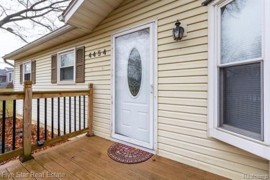 Fantastic Move-In-Ready Ranch Style Bungalow Home.  Many on Twin Beach Country Club in Michigan - for sale on GolfHomes.com, golf home, golf lot