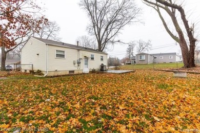 Fantastic Move-In-Ready Ranch Style Bungalow Home.  Many on Twin Beach Country Club in Michigan - for sale on GolfHomes.com, golf home, golf lot