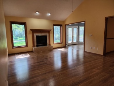 Don't miss this beautifully updated home in the highly on Dakota Dunes Country Club in South Dakota - for sale on GolfHomes.com, golf home, golf lot