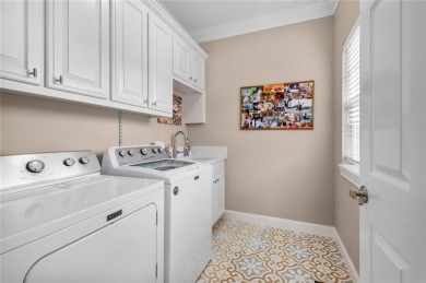 Charming  updated 4BR home on a spacious, flat 0.51-acre lot in on Pinnacle Country Club in Arkansas - for sale on GolfHomes.com, golf home, golf lot