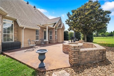 Charming  updated 4BR home on a spacious, flat 0.51-acre lot in on Pinnacle Country Club in Arkansas - for sale on GolfHomes.com, golf home, golf lot