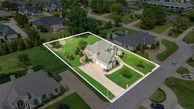 Charming  updated 4BR home on a spacious, flat 0.51-acre lot in on Pinnacle Country Club in Arkansas - for sale on GolfHomes.com, golf home, golf lot