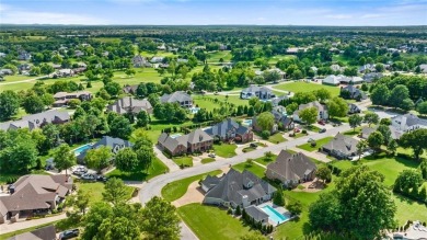 Charming  updated 4BR home on a spacious, flat 0.51-acre lot in on Pinnacle Country Club in Arkansas - for sale on GolfHomes.com, golf home, golf lot