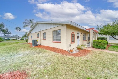 BRING ALL OFFERS! This 2 bedroom, 2 bathroom Kings Point Mansard on Kings Point Executive Golf Course in Florida - for sale on GolfHomes.com, golf home, golf lot