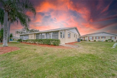 BRING ALL OFFERS! This 2 bedroom, 2 bathroom Kings Point Mansard on Kings Point Executive Golf Course in Florida - for sale on GolfHomes.com, golf home, golf lot