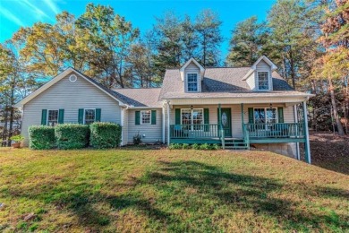 This 3BR/2.5BA traditional style home is 2,735 sq. ft. in the on White Path Golf Club in Georgia - for sale on GolfHomes.com, golf home, golf lot