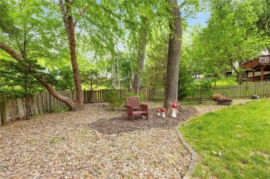 This beautiful home in the Lakewood subdivision offers 4 on Lakewood Oaks Golf Club, Ltd. in Missouri - for sale on GolfHomes.com, golf home, golf lot