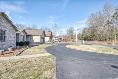 This ALL Brick home is on the Golf Course in Deer Creek and on Deer Creek Golf Club in Tennessee - for sale on GolfHomes.com, golf home, golf lot