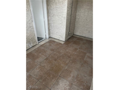 SPACIOUS TOWNHOUSE WITH 2 CAR GARAGE !  UNIQUE COMMUNITY THAT on Las Vegas National Golf Club in Nevada - for sale on GolfHomes.com, golf home, golf lot