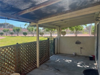 SPACIOUS TOWNHOUSE WITH 2 CAR GARAGE !  UNIQUE COMMUNITY THAT on Las Vegas National Golf Club in Nevada - for sale on GolfHomes.com, golf home, golf lot