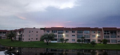 Turnkey, Just Painted 2 bed 2 bath 2 walk-ins double pantry 2 on Sunrise Lakes Phase IV Golf Course in Florida - for sale on GolfHomes.com, golf home, golf lot