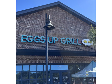 Single-level living in Grand Oaks Plantation awaits. With a on Shadowmoss Plantation Golf Club in South Carolina - for sale on GolfHomes.com, golf home, golf lot