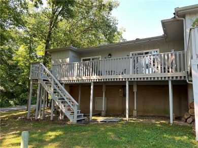 This adorable townhome offers the perfect blend of comfort and on Bella Vista Country Club - Berksdale in Arkansas - for sale on GolfHomes.com, golf home, golf lot
