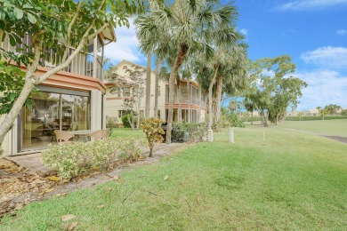 Great 3 bedroom 2.5 bath, 2 car garage corner townhome located on Boca Delray Golf and Country Club in Florida - for sale on GolfHomes.com, golf home, golf lot