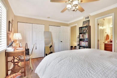 PRICED TO SELL. A SPECTACULAR 3/2.5 TOWNHOME FOR SALE AT ORIOLE on Oriole Golf and Tennis Club in Florida - for sale on GolfHomes.com, golf home, golf lot