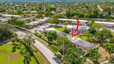 PRICED TO SELL. A SPECTACULAR 3/2.5 TOWNHOME FOR SALE AT ORIOLE on Oriole Golf and Tennis Club in Florida - for sale on GolfHomes.com, golf home, golf lot