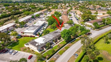 PRICED TO SELL. A SPECTACULAR 3/2.5 TOWNHOME FOR SALE AT ORIOLE on Oriole Golf and Tennis Club in Florida - for sale on GolfHomes.com, golf home, golf lot