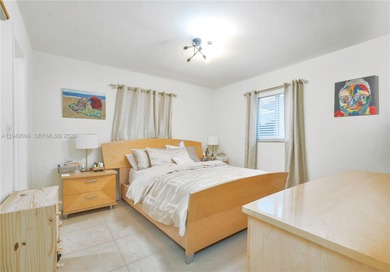 Updated 2BR/2BA home with enclosed patio and a extra  room and on Leisureville Community Association in Florida - for sale on GolfHomes.com, golf home, golf lot