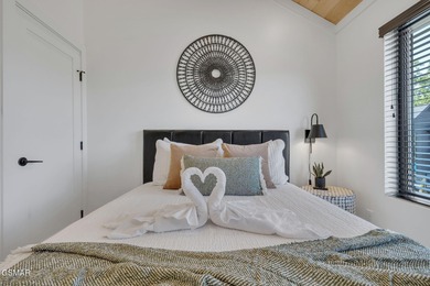 Indoor Pool, Spectacular Mtn Views, Game Room, Hot Tub, Fire on Sevierville Golf Club in Tennessee - for sale on GolfHomes.com, golf home, golf lot