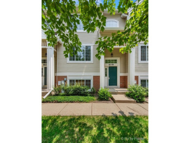 Welcome to this move-in ready 3-bedroom, 2.1-bath townhome in on Cary Country Club in Illinois - for sale on GolfHomes.com, golf home, golf lot