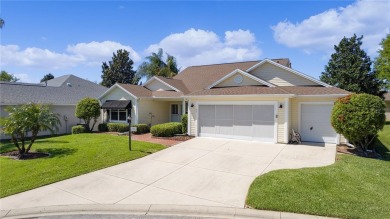 ~HUGE PRICE REDUCTION~ ~NO BOND!~  ~2020 ROOF~ ~GOLF CART on The Links of Spruce Creek in Florida - for sale on GolfHomes.com, golf home, golf lot