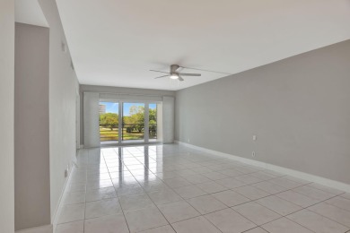 MAKE AN OFFER on this charming 2BR, 2BR condo in desirable Palm on Palm-Aire Country Club and Resort - Palms in Florida - for sale on GolfHomes.com, golf home, golf lot