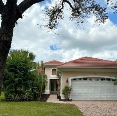 Tremendous price reduction - well below appraised value!  This on Kensington Golf and Country Club in Florida - for sale on GolfHomes.com, golf home, golf lot