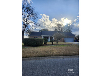 GOLF COURSE LIVING WITH STYLE & SPACE! Welcome to this stunning on Glenlakes Golf Club in Alabama - for sale on GolfHomes.com, golf home, golf lot