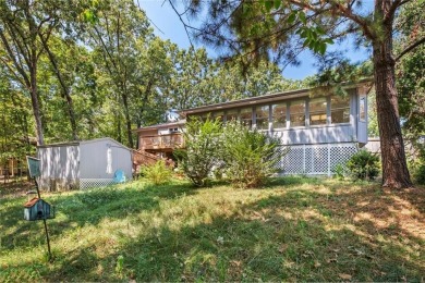 Fantastic family home that has been recently remodeled and is on Bella Vista - Metfield Golf Complex and Country Club in Arkansas - for sale on GolfHomes.com, golf home, golf lot