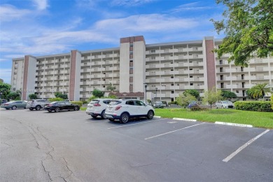 This beautifully renovated 2-bedroom unit is fully furnished and on Inverrary Country Club in Florida - for sale on GolfHomes.com, golf home, golf lot