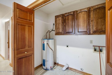 Located in a highly desirable Pinetop community along Country on Pinetop Lakes Country Club in Arizona - for sale on GolfHomes.com, golf home, golf lot