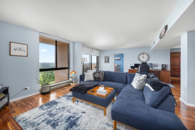 This fantastic spacious condo is a great find! This home on Maple Meadows Golf Club in Illinois - for sale on GolfHomes.com, golf home, golf lot