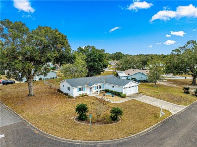 This charming Chesnut Floor Model home in Spruce Creek South, a on The Links of Spruce Creek in Florida - for sale on GolfHomes.com, golf home, golf lot