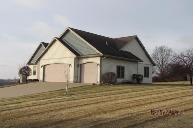 CROSSING MEADOWS ESTATE: Beautiful custom built 3 bedroom, 3 on Viroqua Hills Golf Club in Wisconsin - for sale on GolfHomes.com, golf home, golf lot