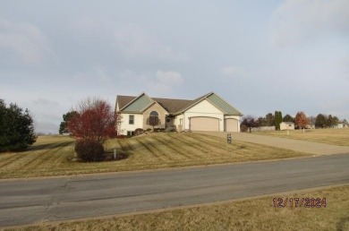 CROSSING MEADOWS ESTATE: Beautiful custom built 3 bedroom, 3 on Viroqua Hills Golf Club in Wisconsin - for sale on GolfHomes.com, golf home, golf lot